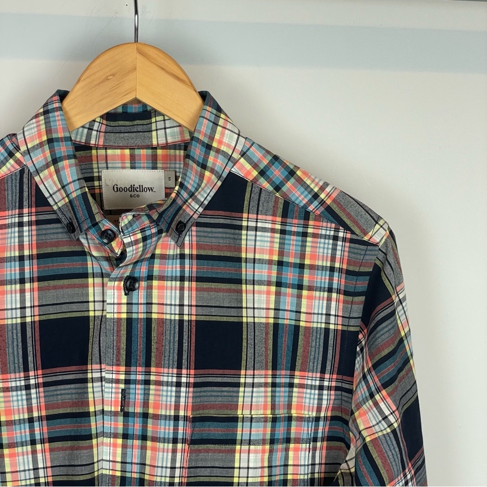 Goodfellow and Co. Plaid Button Down Pocket Shirt - Small - Bright Plaid